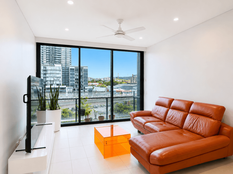 506/19 Hope Street